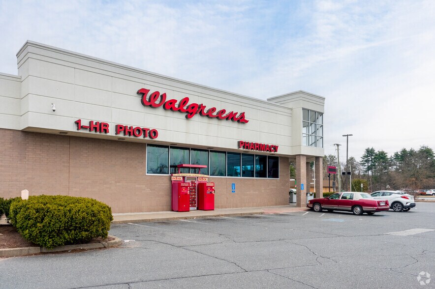 More Photos Of 1440 Boston Rd, Springfield Drugstore For Lease