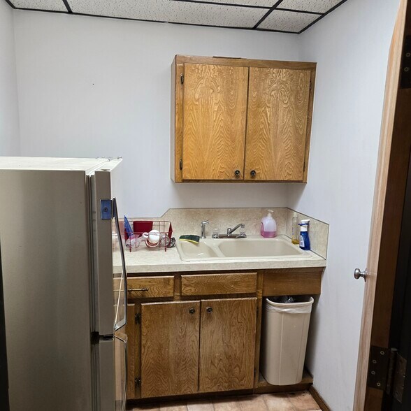 More Photos Of 1309-1313 W Ash Ave, Duncan Office For Sale