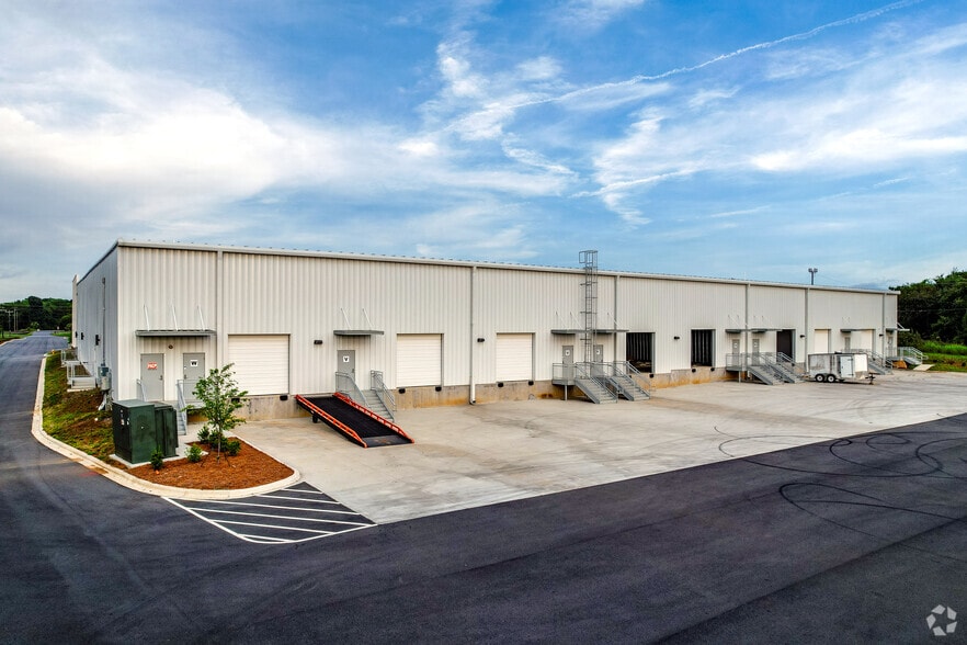 More Photos Of 1814 Westinghouse Blvd, Charlotte Warehouse For Lease