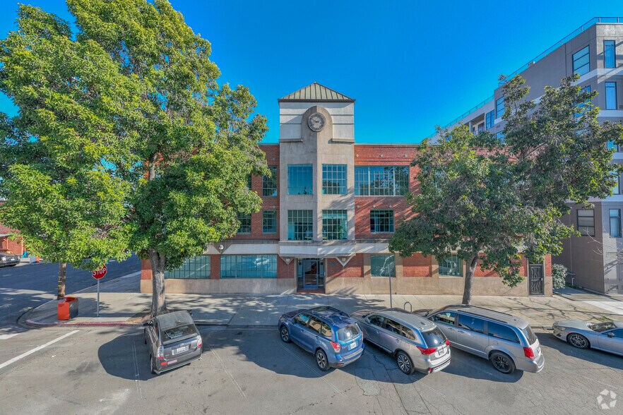 More Photos Of 318 Harrison St, Oakland Loft Creative Space For Lease