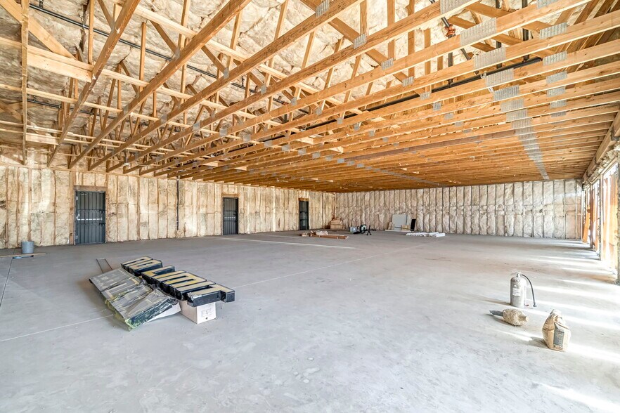 More Photos Of 5348-5374 N Spruce Ave, Fresno Freestanding For Lease