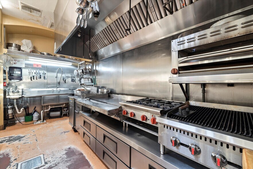 More Photos Of 706 N Old Hwy 77, Mammoth Restaurant For Sale