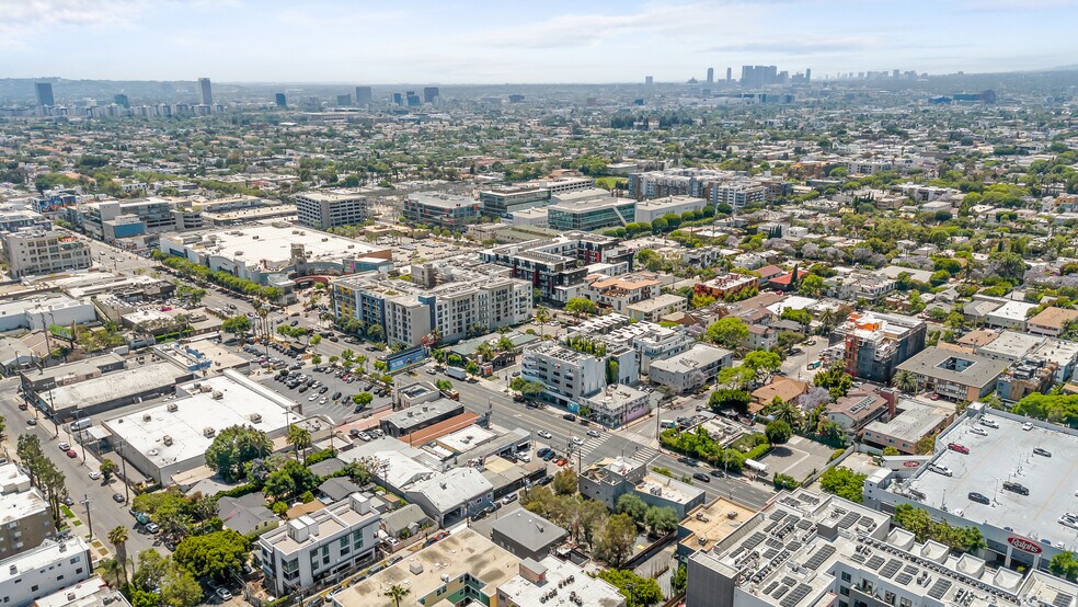 More Photos Of 7065 Lexington Ave, West Hollywood Loft Creative Space For Sale