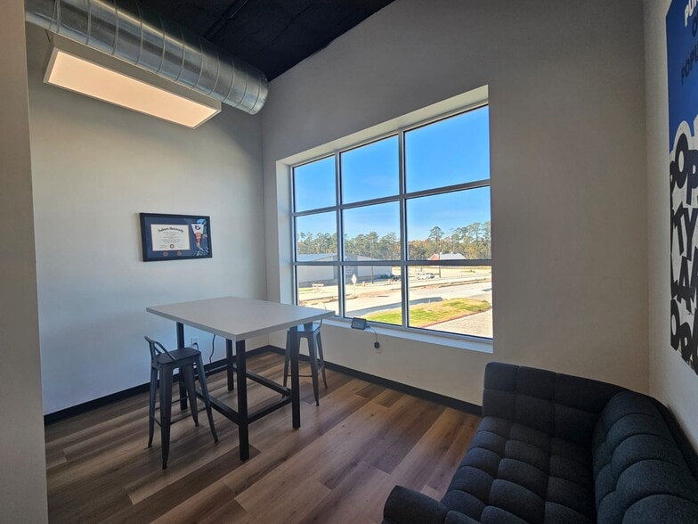 More Photos Of 32502 Tamina Rd, Magnolia Office For Lease