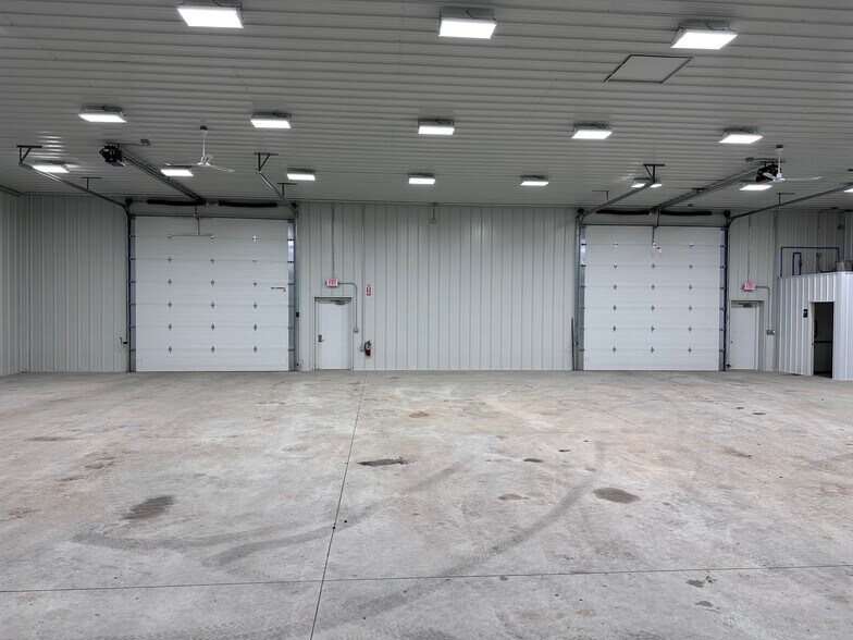 More Photos Of 3707 Elmers Industrial, Traverse City Warehouse For Lease