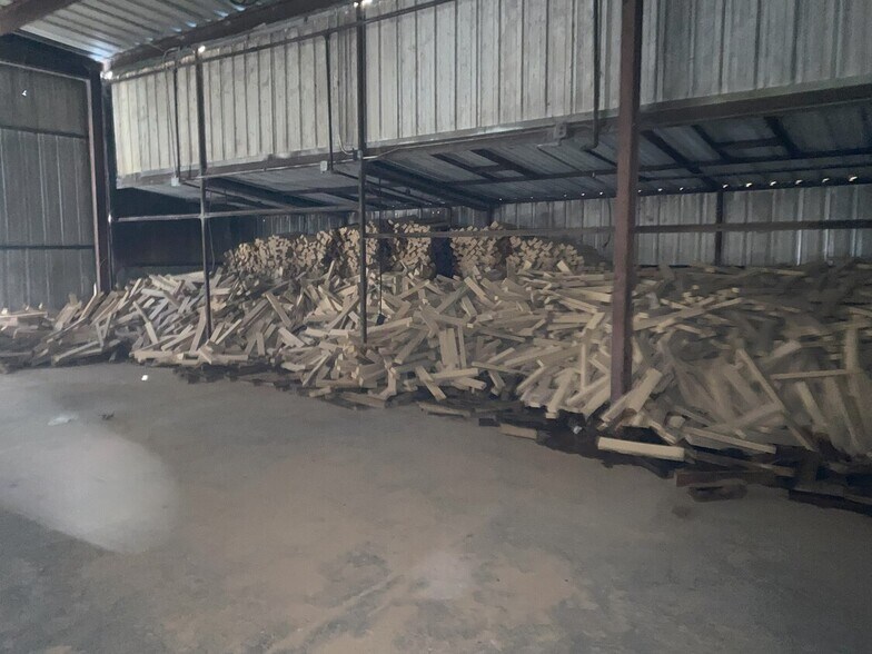 More Photos Of 422 Bay St, Heidelberg Manufacturing For Lease