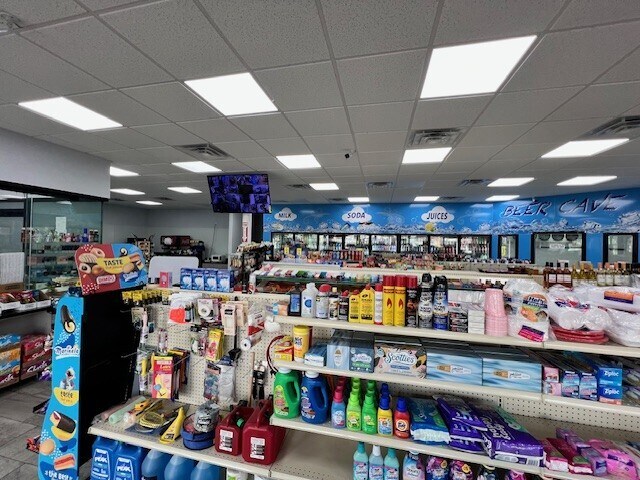 More Photos Of 226 Cavalcade St, Houston Freestanding For Sale