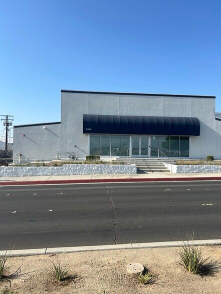 More Photos Of 4765 E Ramon Rd, Palm Springs Storefront Retail Office For Sale