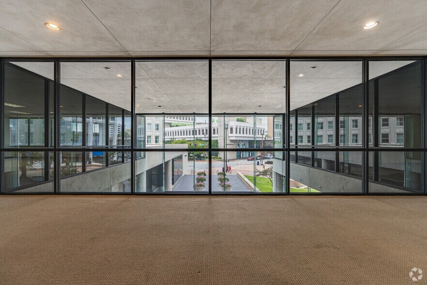 More Photos Of 105 W Capitol Ave, Little Rock Office For Sale