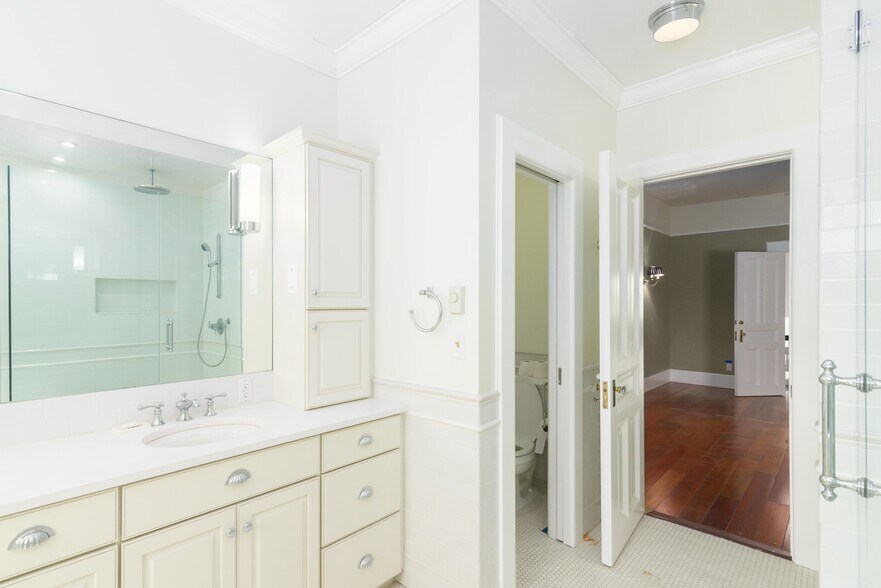 More Photos Of 338 W 71st St, New York Apartments For Sale