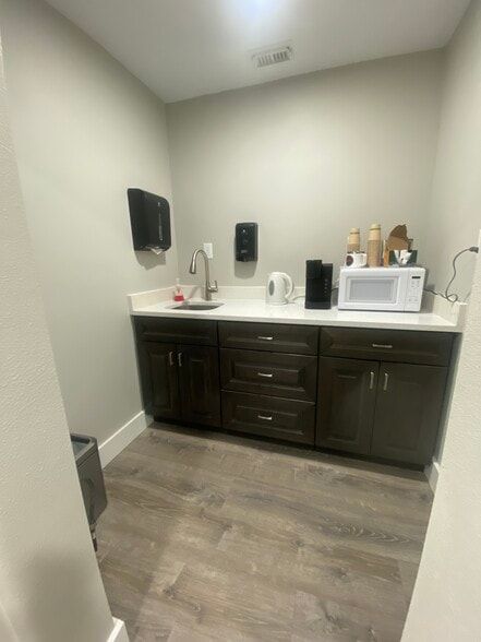 More Photos Of 629 N Dixie Fwy, New Smyrna Beach Medical For Lease