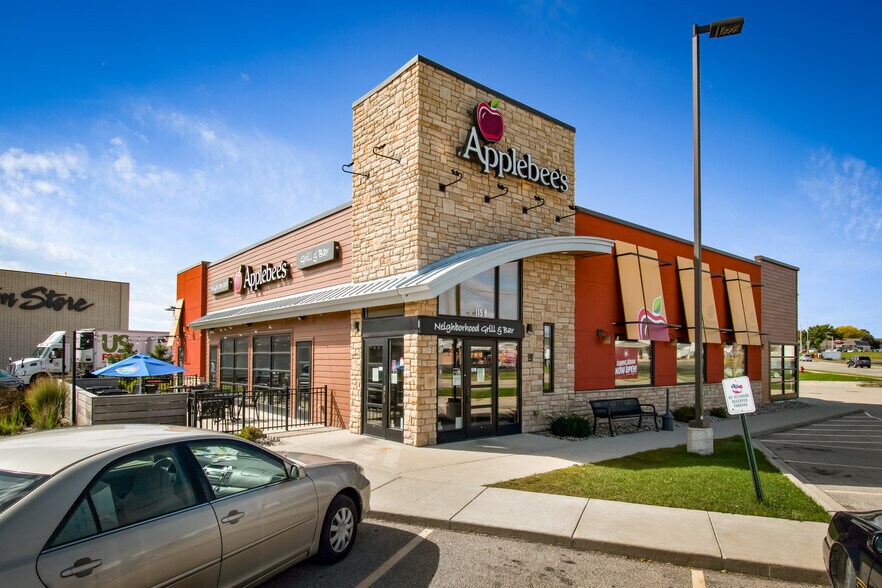 More Photos Of 115 Industrial Dr, Beaver Dam Restaurant For Lease