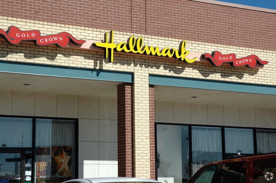 More Photos Of 3046 Lavon Dr, Garland General Retail For Lease