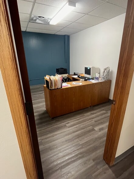 More Photos Of , Des Moines Office For Sale