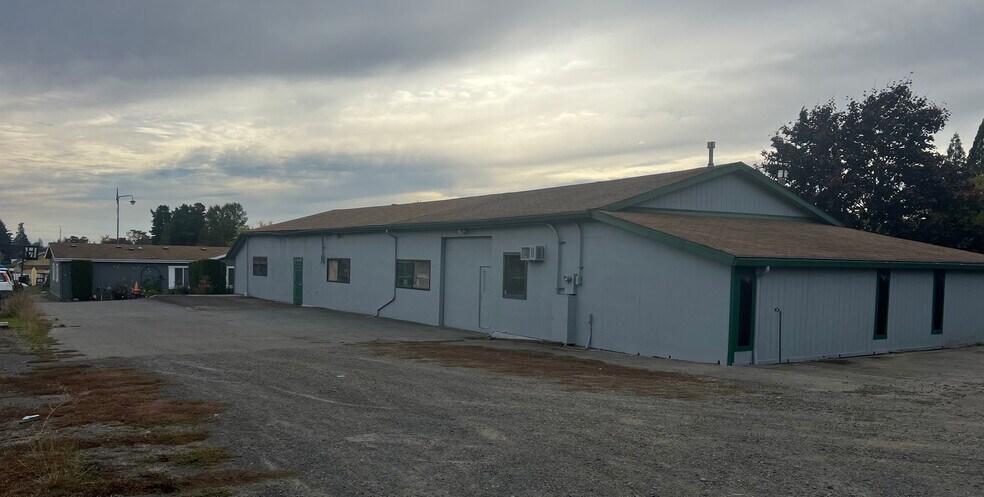 More Photos Of 941 SW Alder St, Dundee Warehouse For Sale