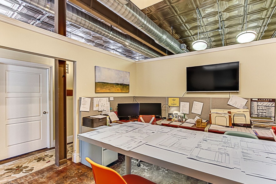 More Photos Of 1334 Walnut St, Jacksonville Office For Lease