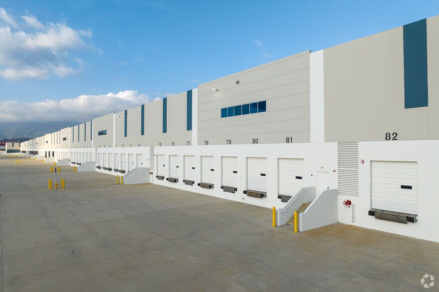 More Photos Of 2415 N Locust Ave, Rialto Warehouse For Lease