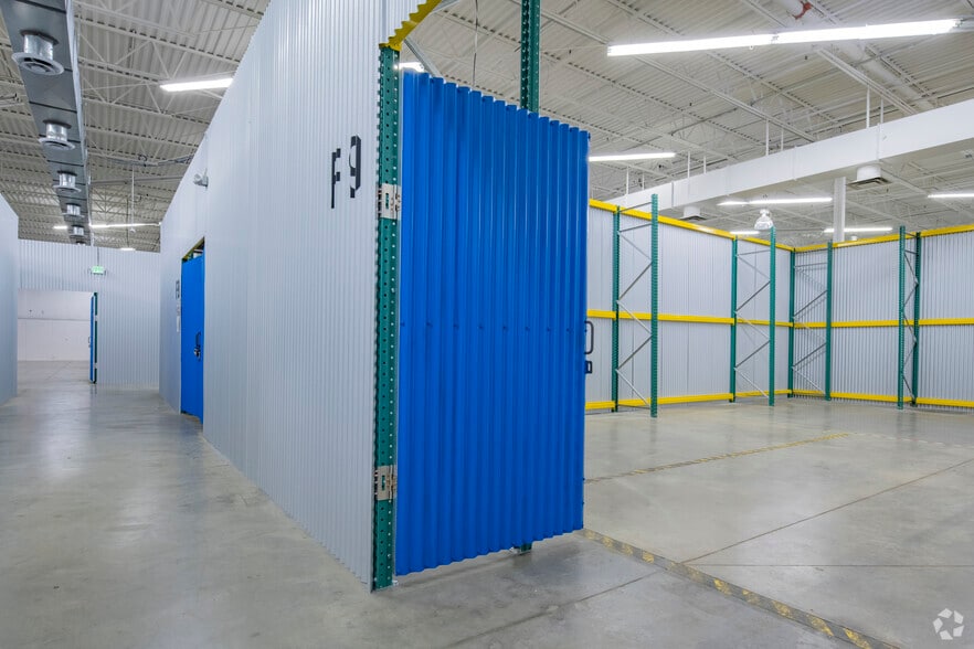 More Photos Of 10949 E Peakview Ave, Englewood Manufacturing For Lease