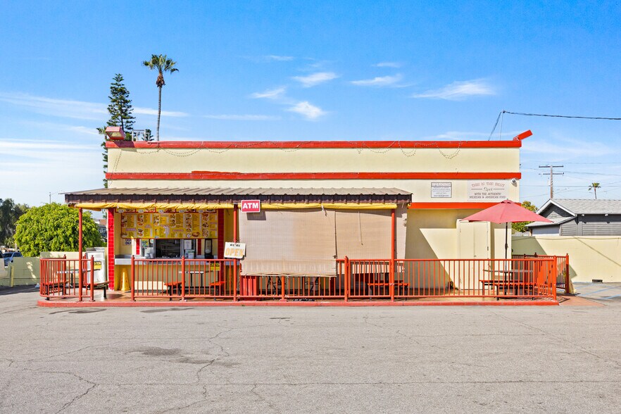 More Photos Of 921 Pacific Coast Highway, Redondo Beach General Retail For Sale