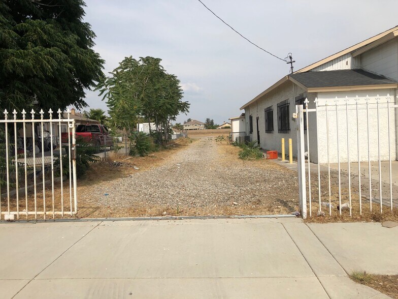 More Photos Of 7027 Cypress Ave, Fontana Land For Sale