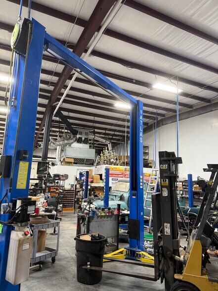 More Photos Of 5200 Highway 3, Dickinson Flex For Lease