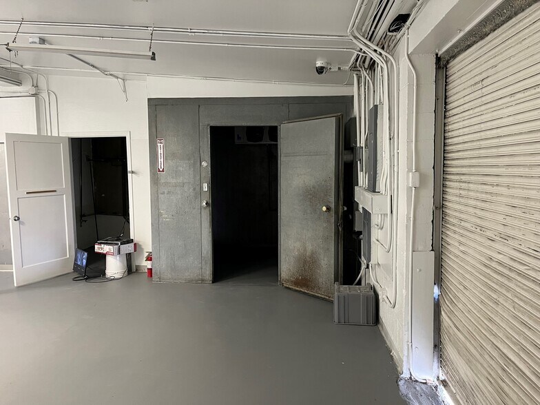 More Photos Of 6613 Hollis St, Emeryville Flex For Sale