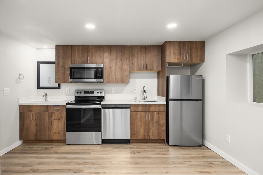More Photos Of 4400 Linden Ave N, Seattle Apartments For Sale