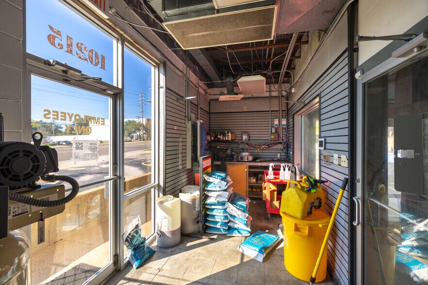 More Photos Of 10215 Watson Rd, Saint Louis Carwash For Lease