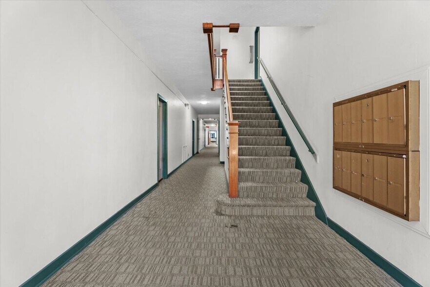 More Photos Of 630 S Cochran Ave, Los Angeles Apartments For Sale