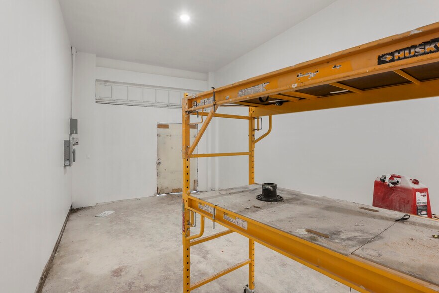 More Photos Of 2974-2996 Macarthur Blvd, Oakland Storefront For Lease