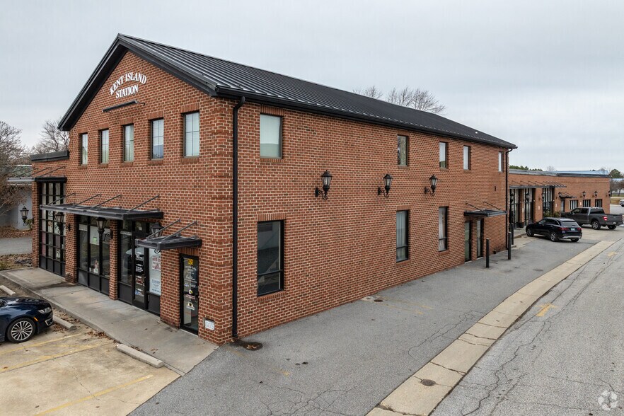 Primary Photo Of 605 Main St, Stevensville Freestanding For Sale