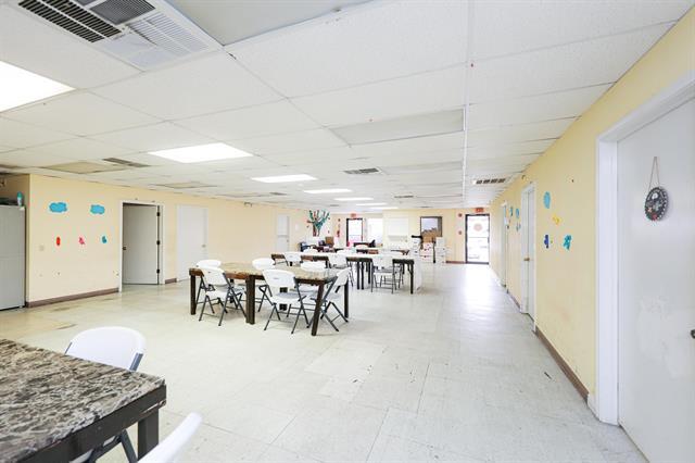 More Photos Of 220 W Hillside Rd, Laredo General Retail For Sale