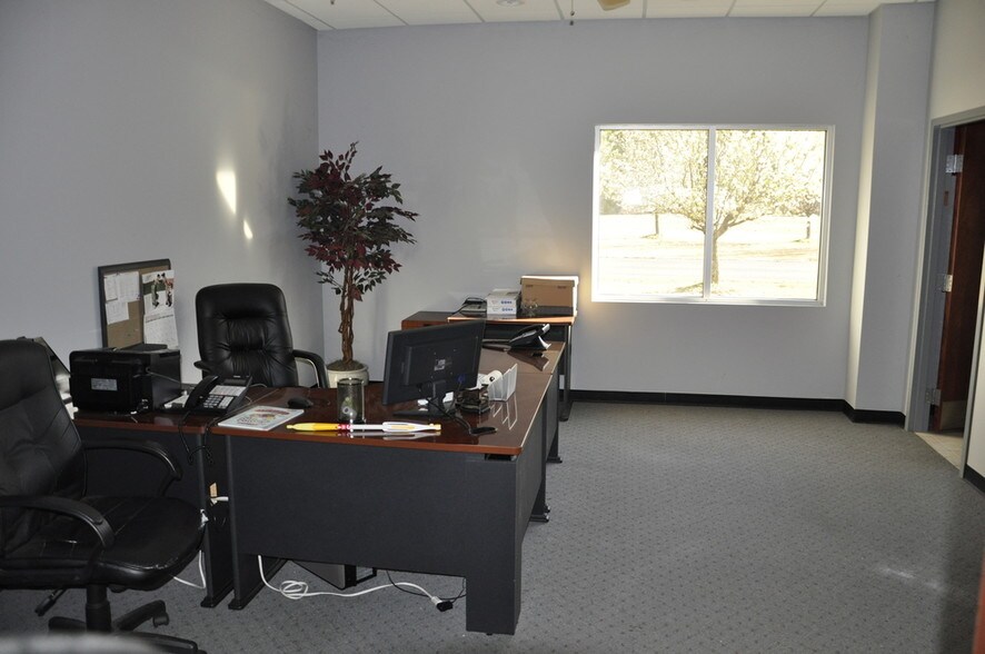 More Photos Of 5100 Rex McLeod Dr, Sanford Manufacturing For Sale