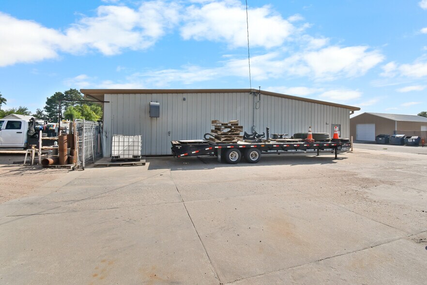 More Photos Of 603 E 2nd St, Ogallala Showroom For Sale