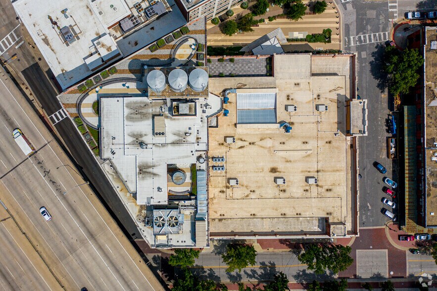 More Photos Of 603 Munger Ave, Dallas Office For Lease