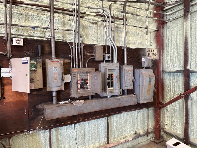 More Photos Of 4300 Evora Rd, Pittsburg Warehouse For Lease