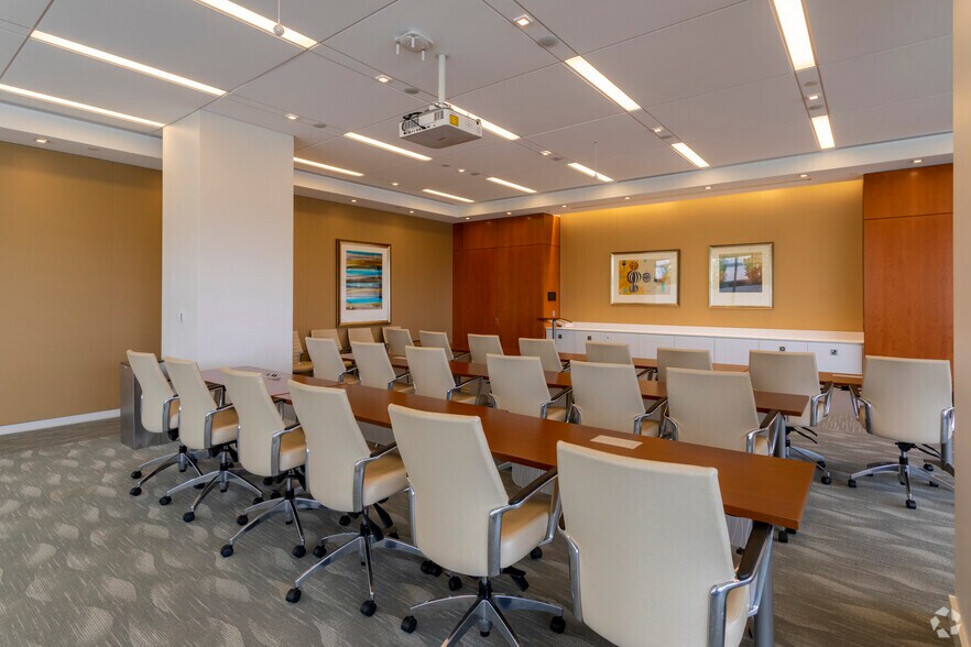 More Photos Of 1410-1430 Spring Hill Rd, McLean Unknown For Lease