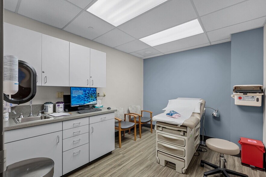 More Photos Of 661 E Altamonte Dr, Altamonte Springs Medical For Sale