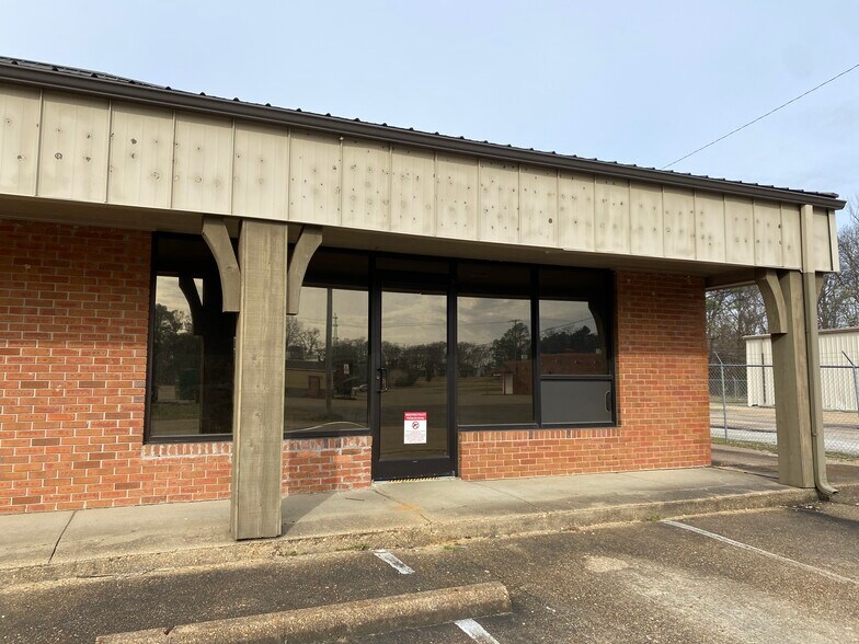 More Photos Of 1040-1056 Cliff Gookin Blvd, Tupelo Office For Sale