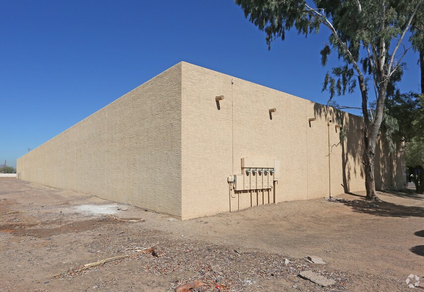 More Photos Of 2450 E Chambers St, Phoenix Warehouse For Lease