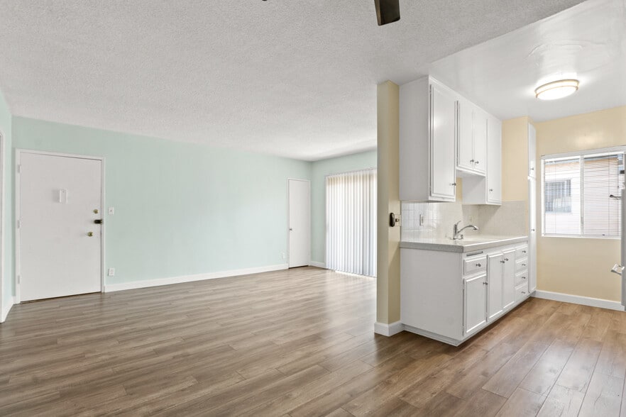 More Photos Of 3735 Mentone Ave, Los Angeles Apartments For Sale