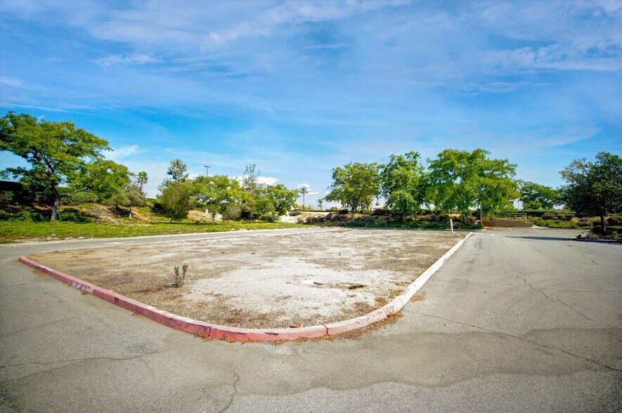 More Photos Of Canyon Springs Parkway, Riverside Land For Lease
