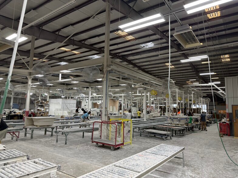 More Photos Of 512 Highland Dr, Valdosta Warehouse For Sale