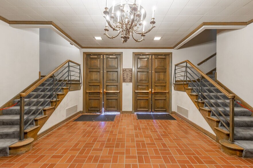 More Photos Of 1500 14th St, Lubbock Religious Facility For Sale