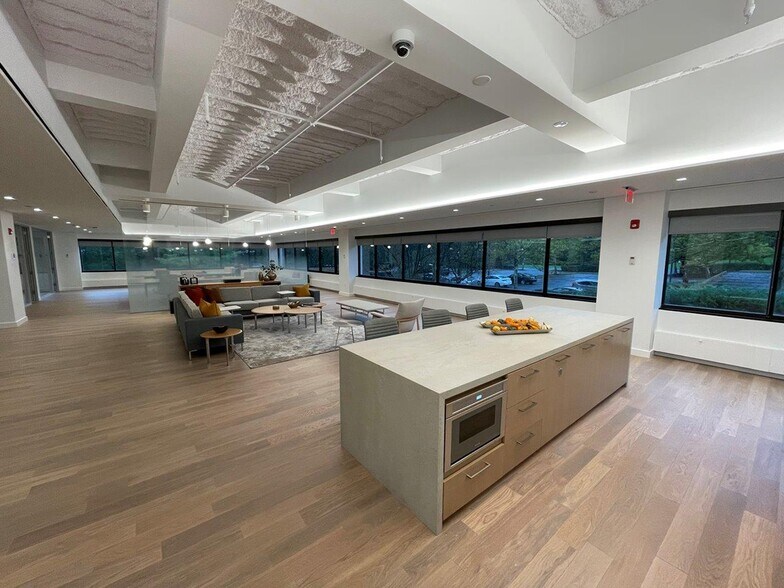 More Photos Of 44 Old Ridgebury Rd, Danbury Office For Lease