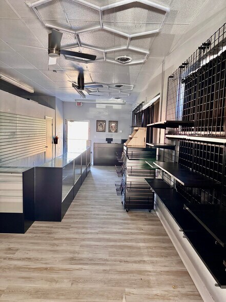 Primary Photo Of 3212-3260 N State Line Ave, Texarkana Storefront For Lease