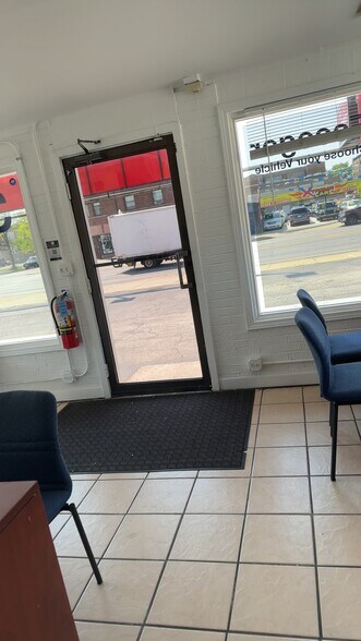 More Photos Of 2435 N Cicero Ave, Chicago Auto Dealership For Sale