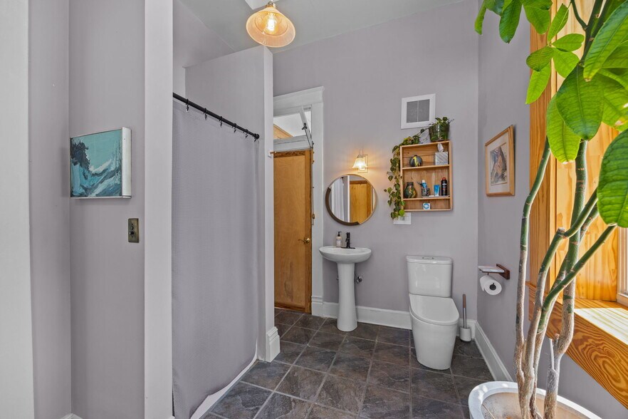 More Photos Of 4096 West Ave, Ayden General Retail For Sale