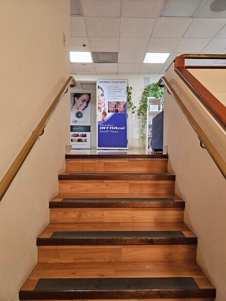 More Photos Of 4450 Capitola Rd, Capitola Office For Lease