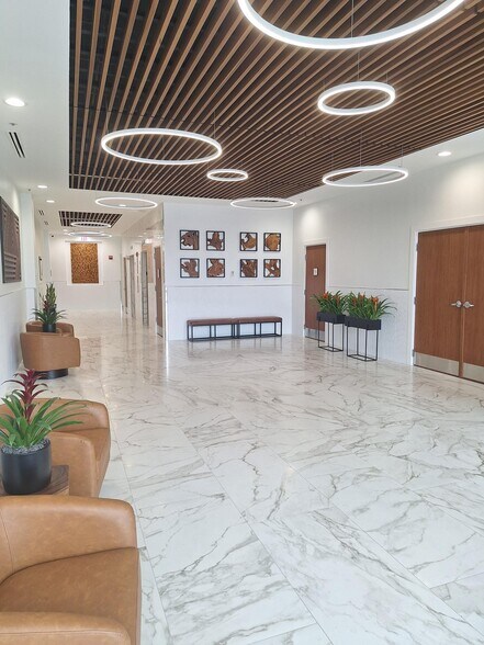 More Photos Of 5401 S Kirkman Rd, Orlando Office For Lease